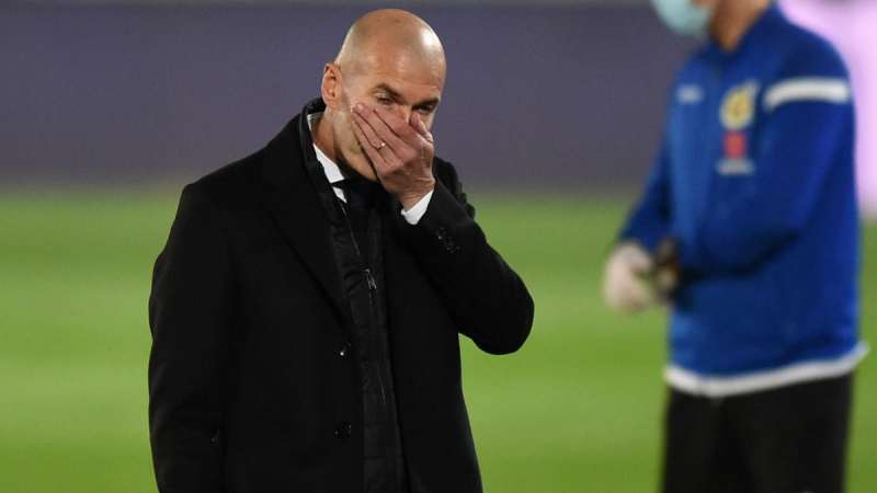 Zidane wird vorgeworfen, den Madrider Präsidenten Florentino Perez . nicht respektiert zu haben Die besten Fußballmomente der Welt