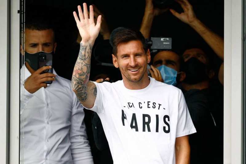 Warum Messi das Trikot mit der Nummer 30 bei PSG gewonnen hat Die besten Fußballmomente der Welt