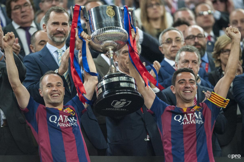 "Ich stelle mir Xavi auf der Bank von Barcelona vor" - Iniesta Die besten Fußballmomente der Welt