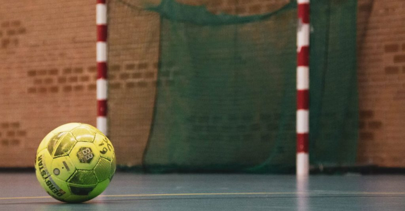 Fußball vs. Futsal: 11 Hauptunterschiede | Die besten Fußballmomente der Welt