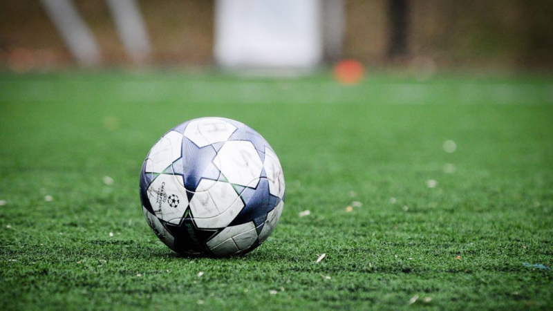 Können Sie einen Fußball behalten, der auf die Tribüne geht? | Autorität Fußball Die besten Fußballmomente der Welt