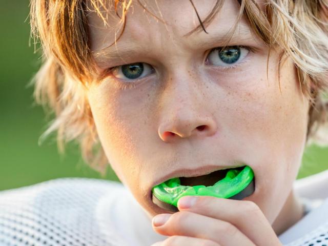 Das Beste Fußball-Mundschutz für Zahnspangen 2022 – Bewertung & Kaufberatung