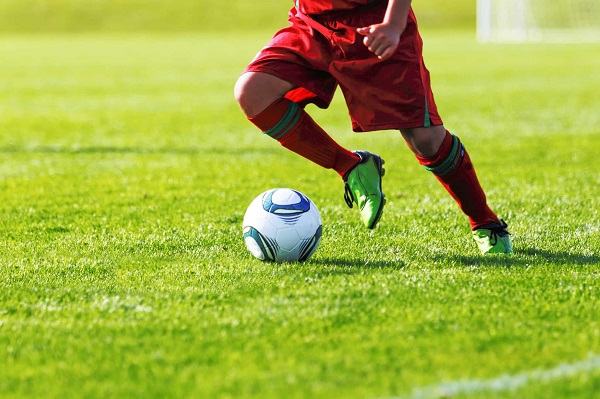 Wie man einen Fußball dribbelt – Schritt-für-Schritt-Anleitung Die besten Fußballmomente der Welt