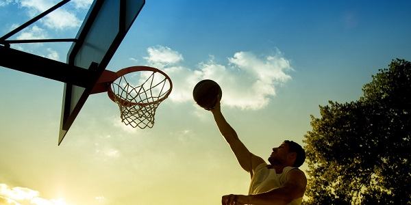 Wie man einen Basketball für Anfänger schießt? [Ein vollständiger Leitfaden] Die besten Fußballmomente der Welt