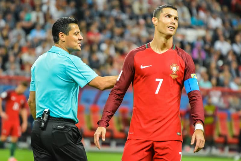 Wie viele rote Karten hat Ronaldo?  
