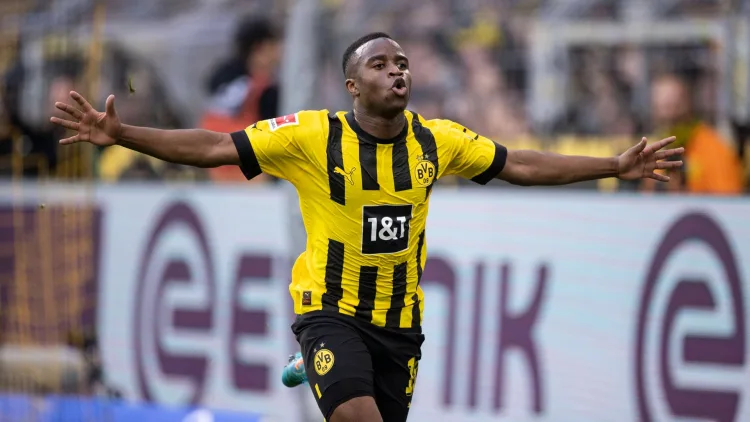 Chelsea-Ziel Moukoko getroffen zurück bei Dortmund Vertragsgerüchte