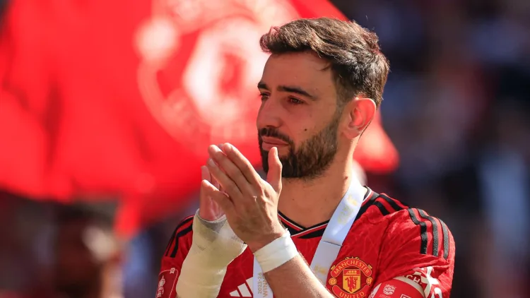 OFFIZIELL: Bruno Fernandes verlängert Vertrag mit Man Utd